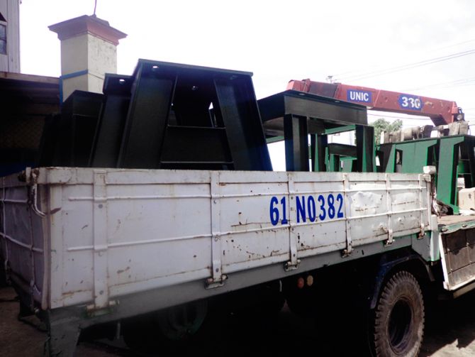 Khung đỡ nồi nấu keo Silicat - Công ty Cổ phần Hóa Chất Cơ Bản Miền Nam
