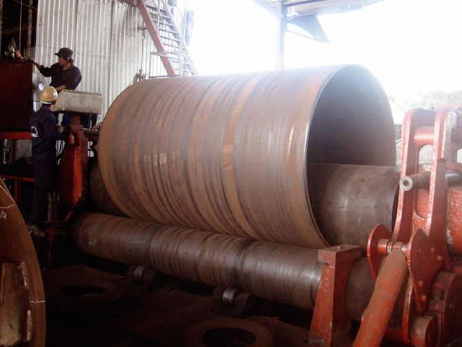 Uốn ống sắt dày