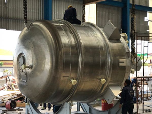 Chế tạo và lắp đặt hệ thống bồn khuấy và đường ống